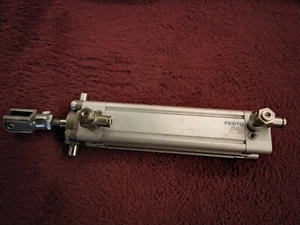 Festo DNC-32-100-PPV-A Zylinder - Bild 1 von 1