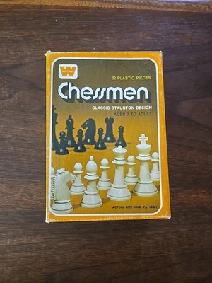 Vintage Whitman Chessmen #4690 - 32 piezas plástico Staunton diseño clásico Foto 1 de 4