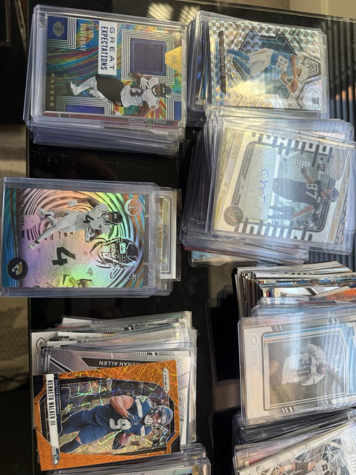 Huge Football Collection 25 Card Lot GUARANTEED HITS ONLY - Image 1 of 1