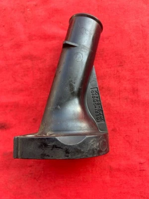 Carcasa termostato de entrada de agua Toyota Camry 2002-2004 16321-0H010 OEM Foto 1 de 3