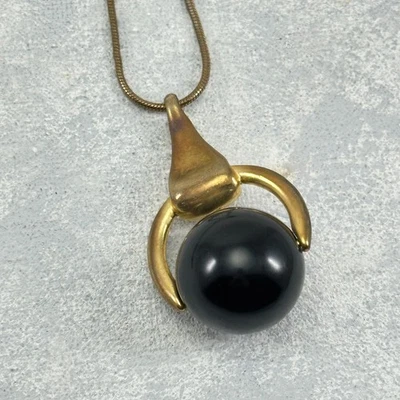 Collar Colgante Bola Ónix Negro en Esfera Anillo 30 Pulgadas Latón Cadena Serpentina Foto 1 de 4