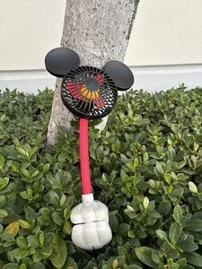 Ventilador de cochecito de batería flexible con clip de Mickey Mouse de los parques de Disney coleccionable - Imagen 1 de 11