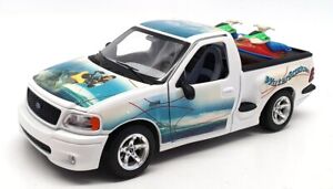Burago 1/21 Scale Diecast 3338 - Ford SVT F150 Lightning Waterscooter Jet Skis