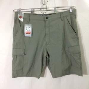 NEU Wrangler ATG Shorts All Terrain Cargo leicht army grün Gr. 42 - Bild 1 von 3