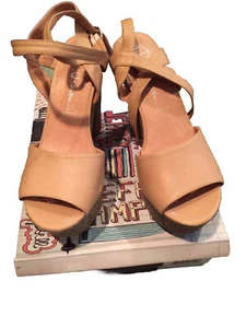 JEFFREY CAMPBELL FUENTES PIATTAFORME PECORE NATURALI TAGLIA 8 CON SCATOLA - Foto 1 di 5