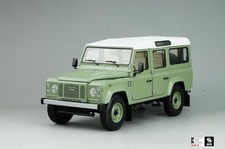 Car Model Alloy Toy Land Rover Defender 110 Heritage Edition 1:18 (Green) + GIFT
