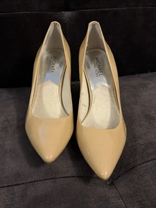 Michael Michael Kors Tan Cream Patent Leather Pump Stiletto Heels, Size 8M - Picture 1 of 11
