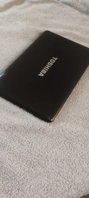 Computadora portátil Toshiba Satellite L655 Foto 1 de 3