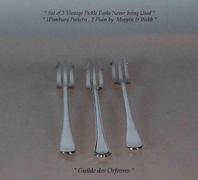 Juego de 3 horquillas de pepinillo vintage 2 lisas y 1 embury. por Mappin & Webb Foto 1 de 4
