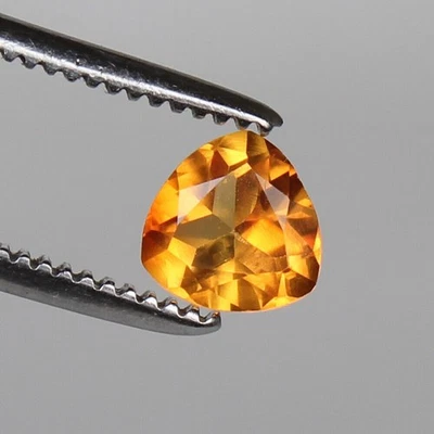 Oregon Sunstone 5.45 Ct. Copper Bearing Trillion Cut Loose Gemstone - Image 1 of 4