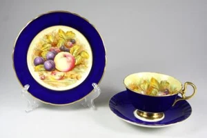 AYNSLEY ORCHARD FRUIT PATTERN TEA CUP AND SAUCER COBAL BLUE TRIO signed D. Jones - Picture 1 of 12