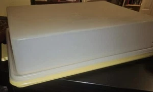 Tupperware Fresh-N-Fancy® Cover 623-2 and Gold Tray 622-5 - Picture 1 of 4