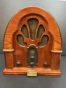 Crosley Vintage anni '80 CR32 retrò anni '30 stile legno cattedrale AM/FM radio-nastro cassetta - Foto 1 di 12