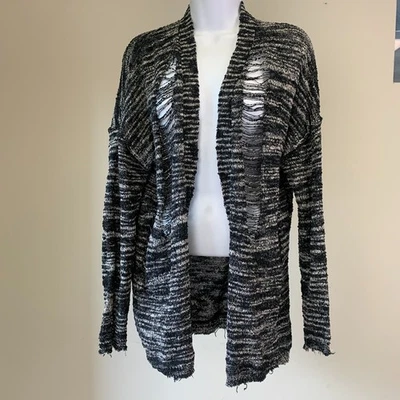 Suéter BKE Talla L Cárdigan Grande Negro Gris Agujeros Envejecidos Estilo Funky Foto 1 de 4