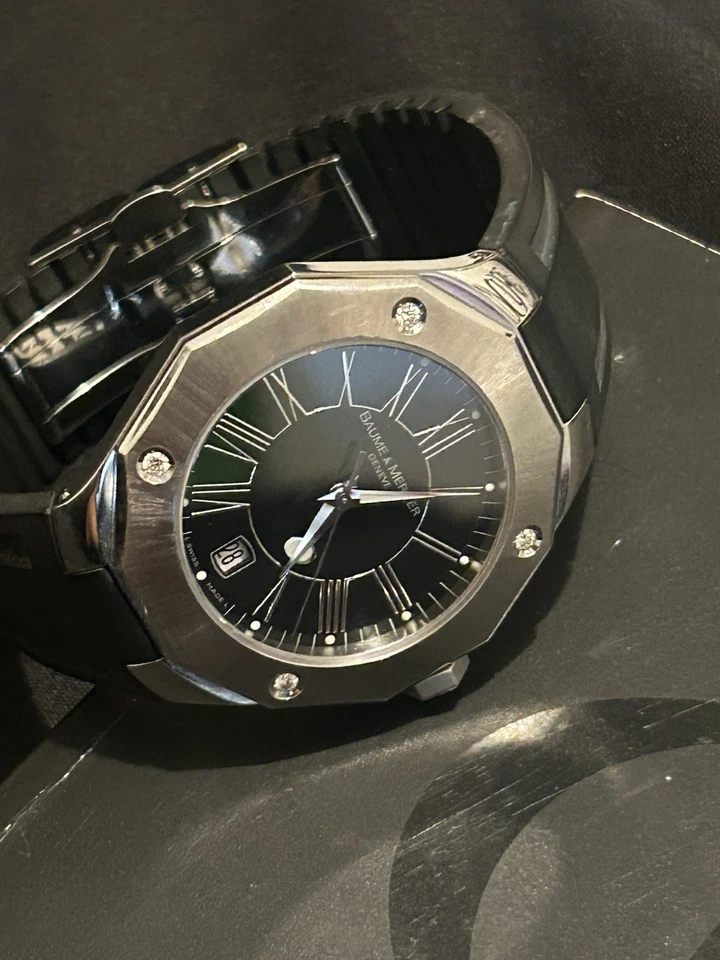 Reloj Baume and Mercier Riviera VVS Bisel Diamante Esfera Negra Acero Inoxidable Foto 1 de 4