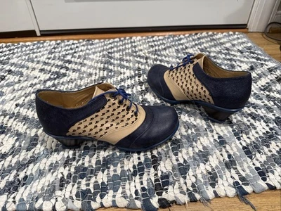 John Fluevog Promise Navy/Ivory Woman’s Shoe Size 9M Lace Up Heel - Image 1 of 4