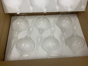 VALERIE PARR HILL ? GLASS CHRISTMAS ORNAMENTS SET OF 6 NEW - Picture 1 of 3