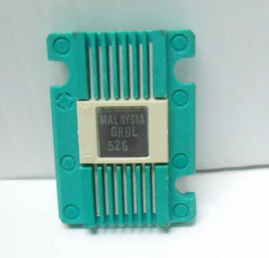 MC526F MOTOROLA DIGITAL MICROCIRCUIT 505 VOLTS/ 14 FLAT LEADS NEW OLD STOCK - Picture 1 of 5