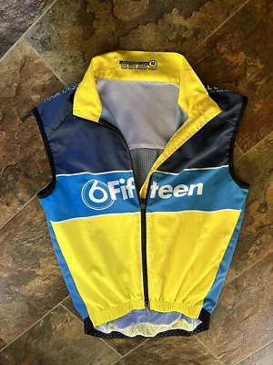JAKROO Cycling Jersey MEDIUM 6 FIFTEEN LOGO Ads Unisex MESHback pockets FULL ZIP - Imagem 1 de 4
