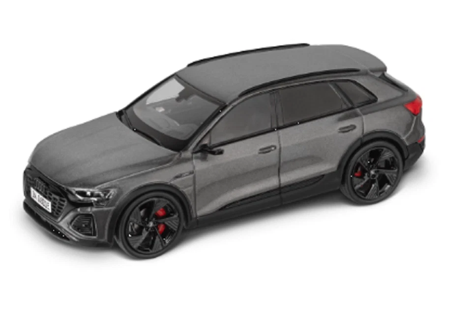 AUDI Q8 E-Tron 2024 grigio cronografi 1/43 di Norev 5012328631 - Immagine 1 di 1