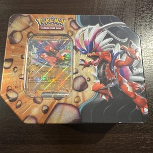 Pokemon 2025 Slashing Legends Collectors Tin -KORAIDON EX (5 Packs & 1 Foil) New - Picture 1 of 12