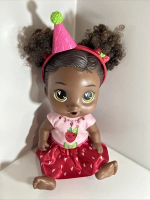 BABY ALIVE CUMPLEAÑOS BESTIA PELO NEGRO BAYAS MUÑECA BEBIDAS Y MOJADO 10" ALTO Foto 1 de 4