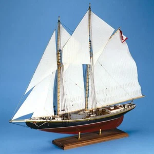 Model Shipways BLUENOSE CANADIAN SCHOONER 1:64 SCALE - Picture 1 of 4
