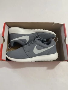 New Women’s Size 10 Grey White Nike Roshe One Running Shoes 844994 003 - Picture 1 of 10