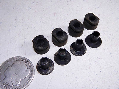 82 HONDA CB750SC BATTERY BOX HOLDER TRAY BRACKET MOUNT BUSHINGS/CRUSH WASHERS Foto 1 de 4