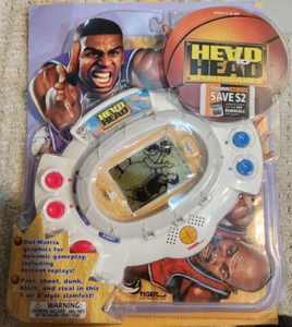 Vintage 1999 Tiger Electronics testa a testa giochi sportivi basket nuovo con scatola! - Foto 1 di 2