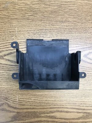 YAMAHA FJR1300 2003-2005, PIEZA CAJA BATERÍA # 5JW-2177G-00-00 Foto 1 de 4