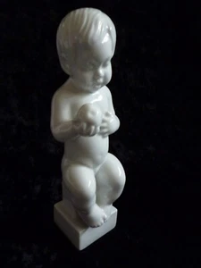Bing & Groendahl Figur Blanc de Chine Svend Lindhart Eva mit Apfel Kind Mädchen - Picture 1 of 10