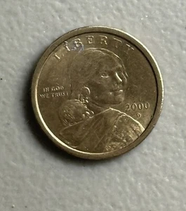 2000 D SACAGAWEA ONE DOLLAR US LIBERTY COIN GOLD COLOR CIRCULATED  - Picture 1 of 2