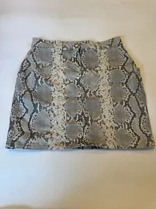 Aritzia Wilfred Free Kelsey Python Mini Skirt Size 6 Slash Pockets Snake Print - Picture 1 of 7