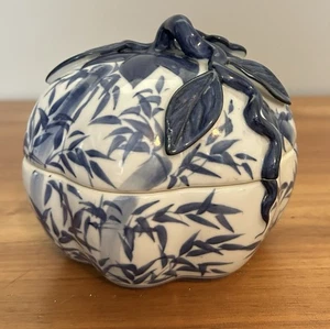 Chinoiserie chinesische blau & weiß Keramik bedeckt Schale Apfelform - Bild 1 von 10