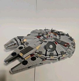 LEGO Star Wars Millennium Falcon 2004 *RETIRED (4504)  ORIGINAL TRILOGY. 