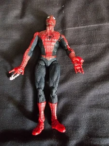 Figura de acción Toy Biz Spider-Man 2 Tobey Maguire Web gancho de escalada brazo - Imagen 1 de 3