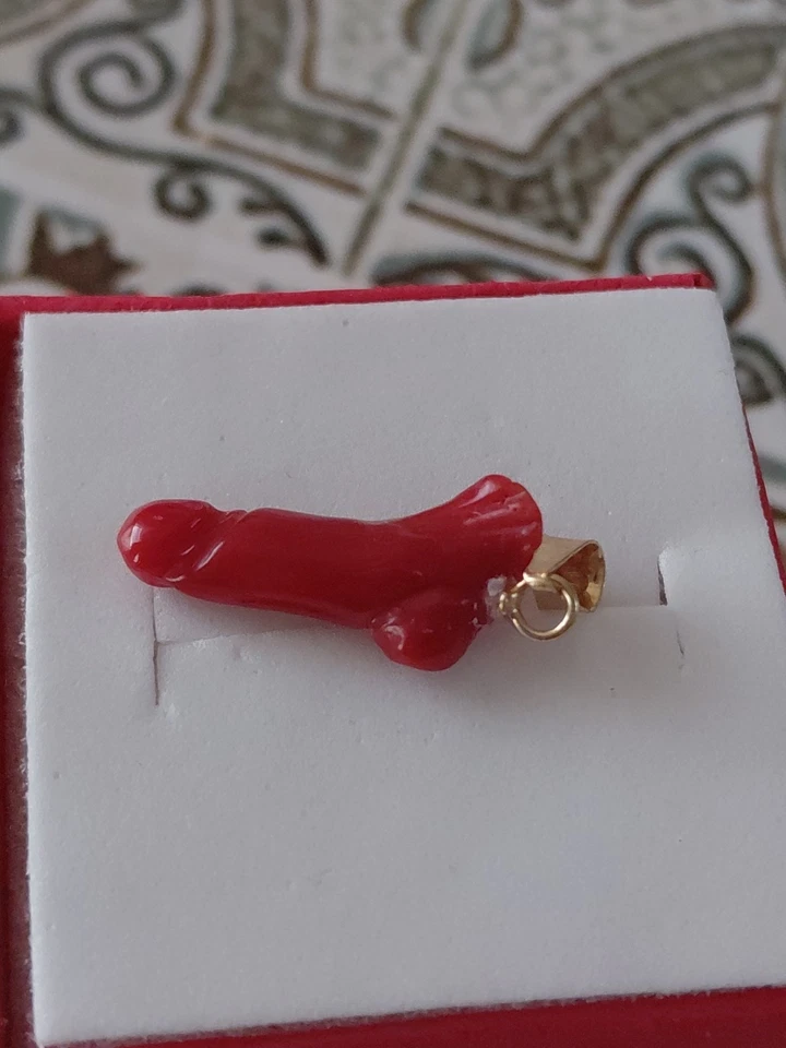  AMULETO  PISELLO PORTAFORTUNA  IN CORALLO ROSSO DELLA SARDEGNA  con argento 925 - Immagine 1 di 4