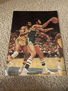 Vintage 1971 KAREEM ABDUL-JABBAR MILWAUKEE BUCKS Print Photo Magazine Clipping - Picture 1 of 1