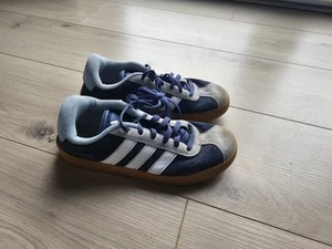 Blaue Sneaker Adidas Court Gr. 35 1/2 - Bild 1 von 3