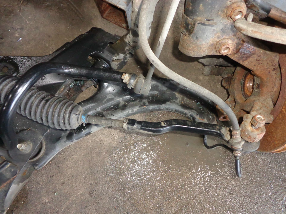 NISSAN MICRA K12 1,2 GASOLINA 2005 O/S ROTURA/PIEZAS DE HORQUILLA DELANTERA Foto 1 de 1