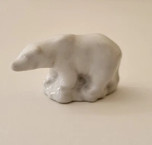 Wade Whimsies rote Rose Tee Miniatur Porzellan Eisbär Figur - Bild 1 von 7