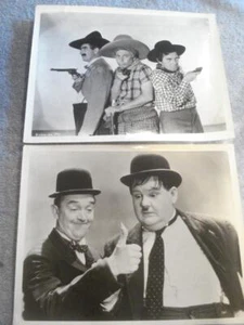 LOT VINTAGE DE 2 PHOTOS ICONIQUES 8 X 10 NOIR ET BLANC (LAUREL & HARDY et LES FRÈRES MARX) - Photo 1/5