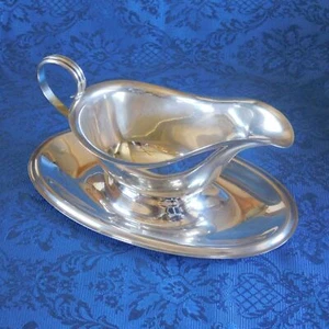 STUNNING S. Kirk & Son, 352 grams, STERLING, Gravy Boat w/Attached underplate - Picture 1 of 5