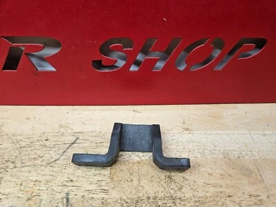 2000 2001 年本田 CR250 CR250R CR 250 储油槽座安装橡胶插入件 — 第 1/4 张图片