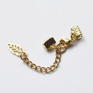 Abrazaderas de cinta de acero inoxidable de 6,5 mm con mosquetón y cadena colgante de hoja dorado - Imagen 1 de 1