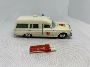 Vintage Lesney Matchbox King Size Mercedes Benz Binz Ambulance W/Stretcher 1968 - Picture 1 of 6