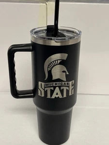 Michigan State Spartans 40 oz. Bicchiere in acciaio inciso al laser con coperchio a torsione - MSU - Foto 1 di 6