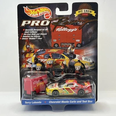 1998 Hot Wheels Pro Racing Terry Labonte Pit Crew Chevy & Tool Box 1:64 - Image 1 of 3