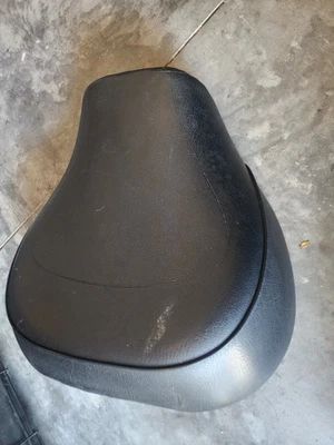 Front Seat OEM 2002 SUZUKI Intruder VL1500K - Image 1 of 3